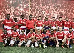 包含弗伦斯堡球员陷入伤病波，困扰球队的词条